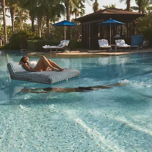 Курортный комплекс Four Seasons At Jumeirah Дубай